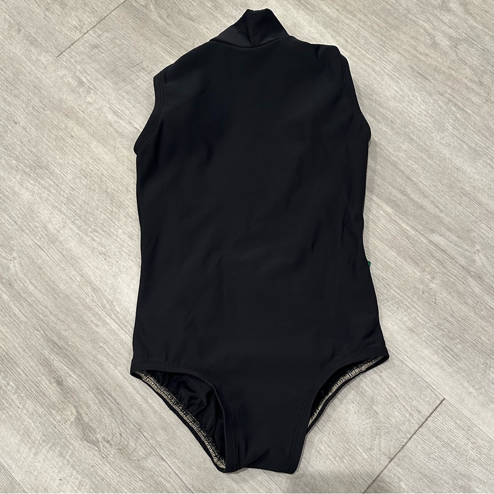 LIKE NEW Gorgeous Black Leo!